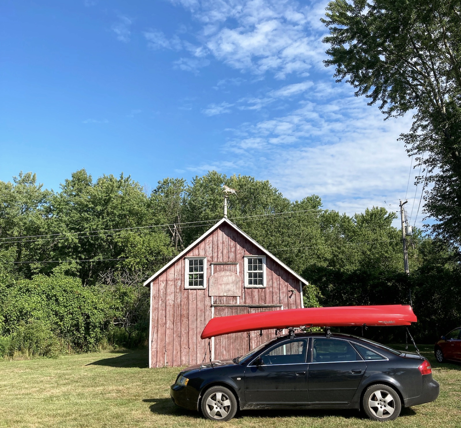 red-canoe-car-barn-prince-edward-county-road-trip-ontario-little-me-in-big-canada-chasing-wonder