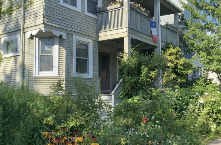 acadian-flag-porch-victorian-house-moncton-new-brunswick